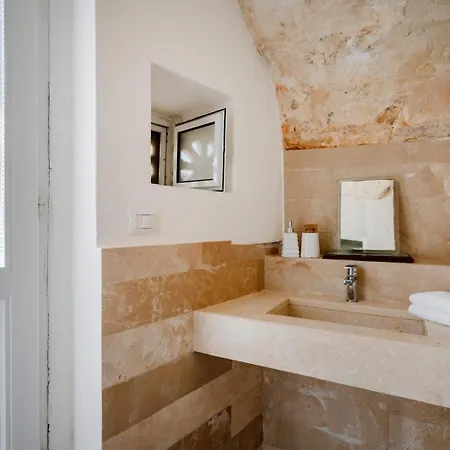 La Corte Vetere - Terrazza Sui Sassi Bed & Breakfast 3*