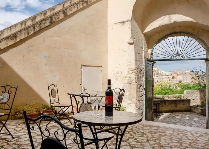 La Corte Vetere - Terrazza Sui Sassi 3* 马泰拉